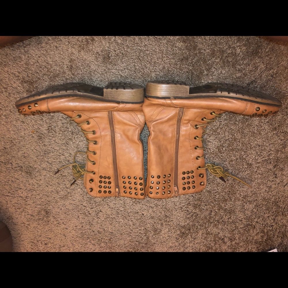 Boots - Picture 2 of 3